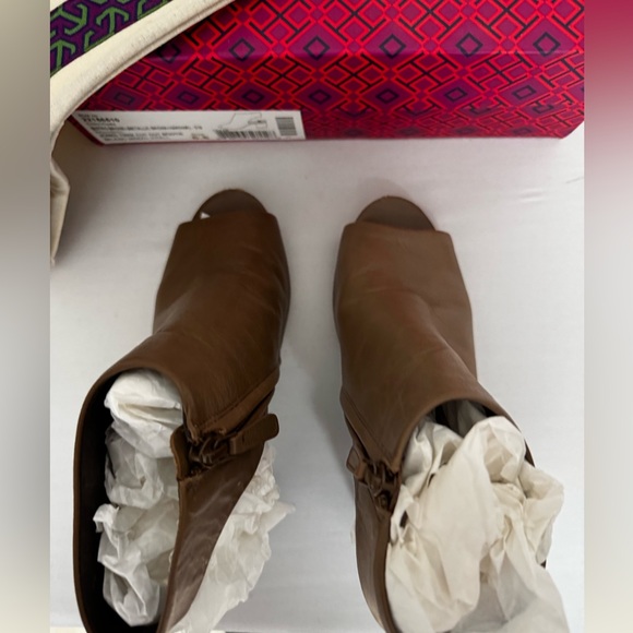 Tori Burch Jones Cut-Out Bootie - Picture 4 of 8